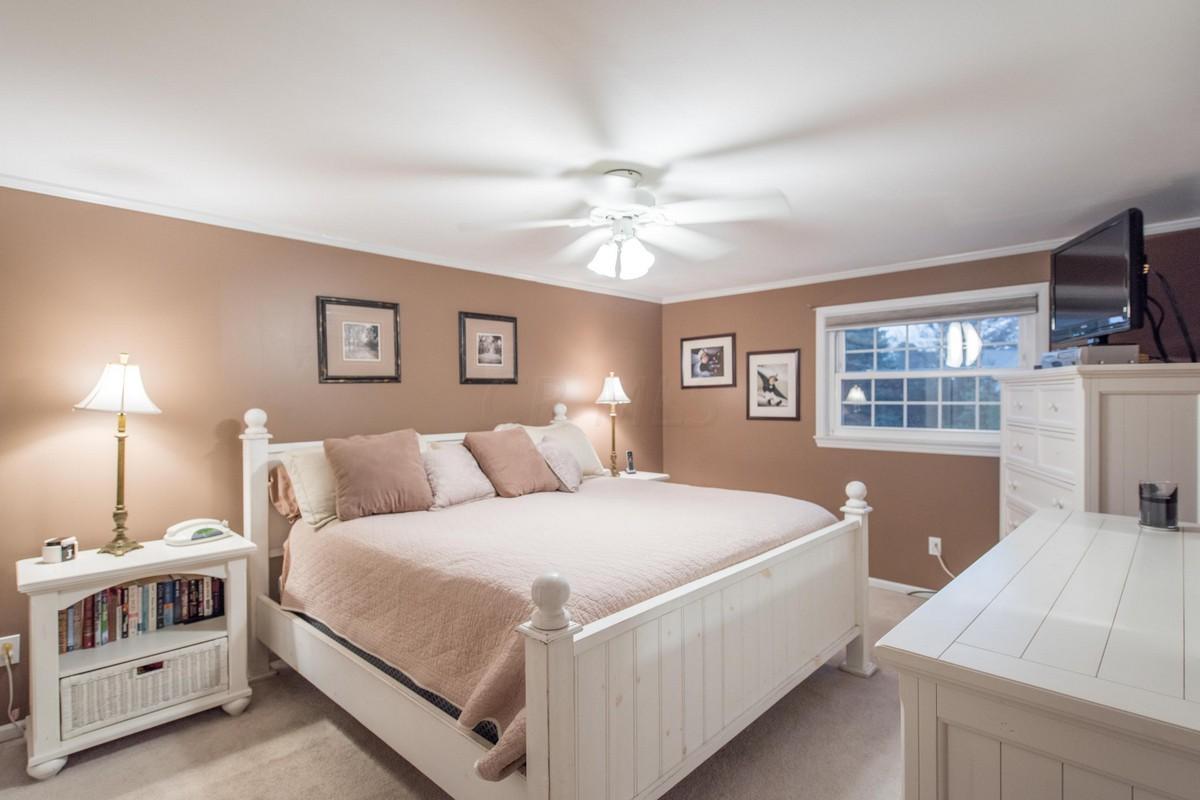 2370 McCoy Road Columbus, OH 43220 - Photo 14 of 30
