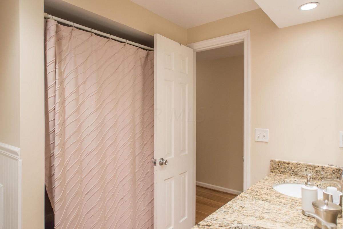 2370 McCoy Road Columbus, OH 43220 - Photo 20 of 30