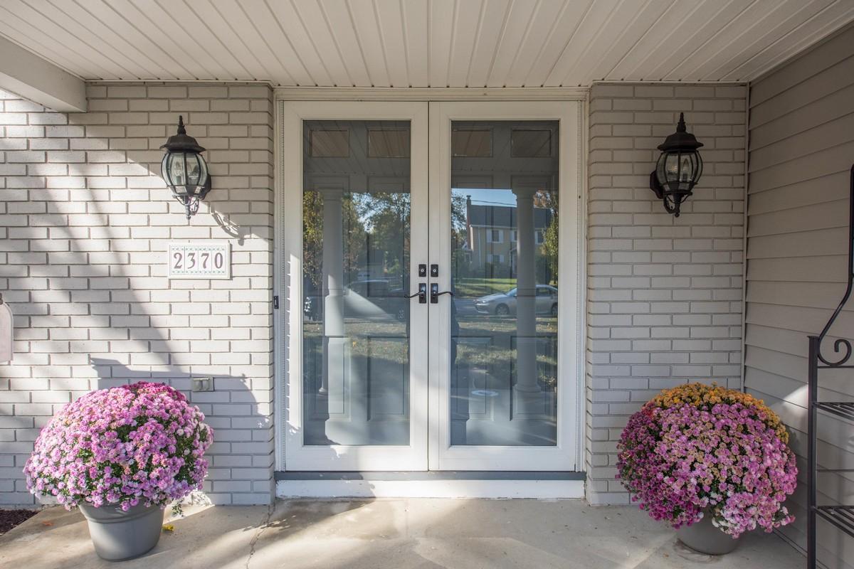 2370 McCoy Road Columbus, OH 43220 - Photo 2 of 30