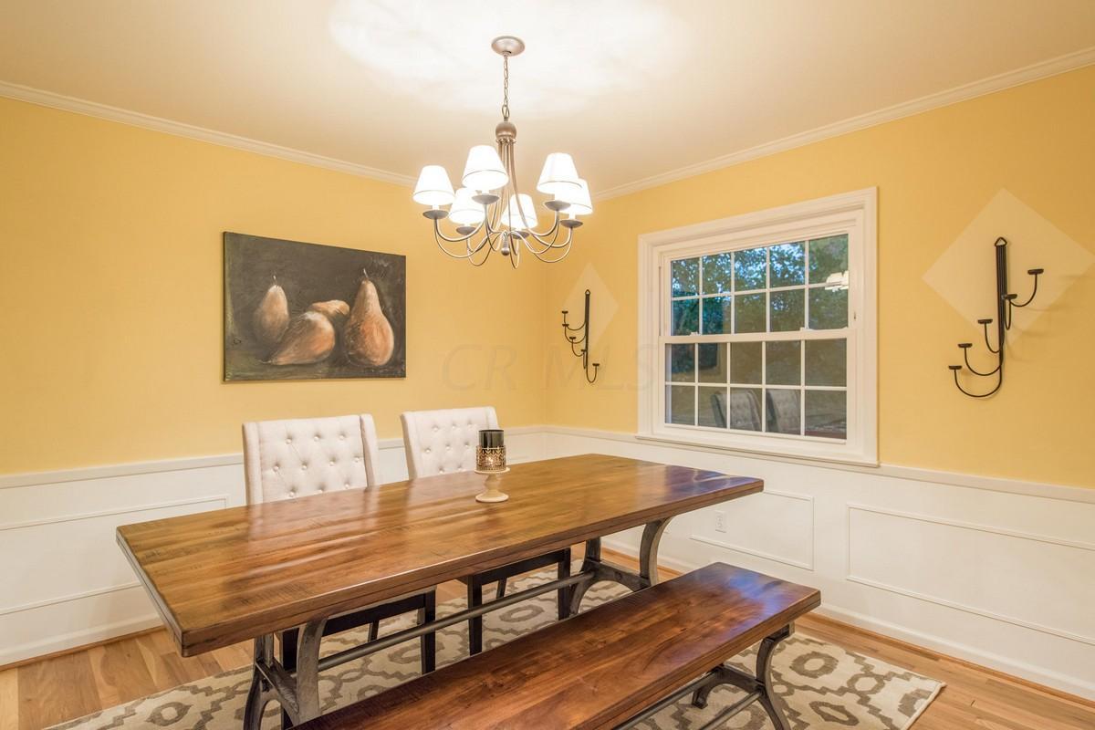 2370 McCoy Road Columbus, OH 43220 - Photo 5 of 30
