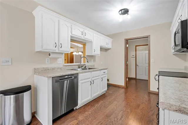 $325,000 | 3079 Shady Oak Drive, Unit 15B, St. Charles, MO 63301