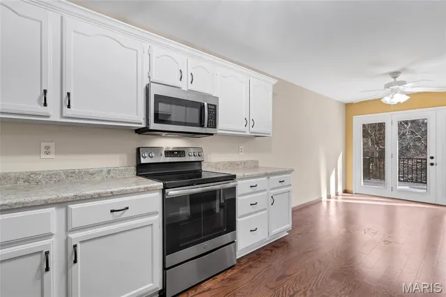 $325,000 | 3079 Shady Oak Drive, Unit 15B, St. Charles, MO 63301