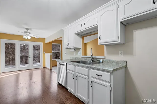 $325,000 | 3079 Shady Oak Drive, Unit 15B, St. Charles, MO 63301