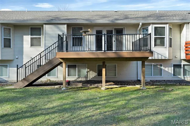 $325,000 | 3079 Shady Oak Drive, Unit 15B, St. Charles, MO 63301