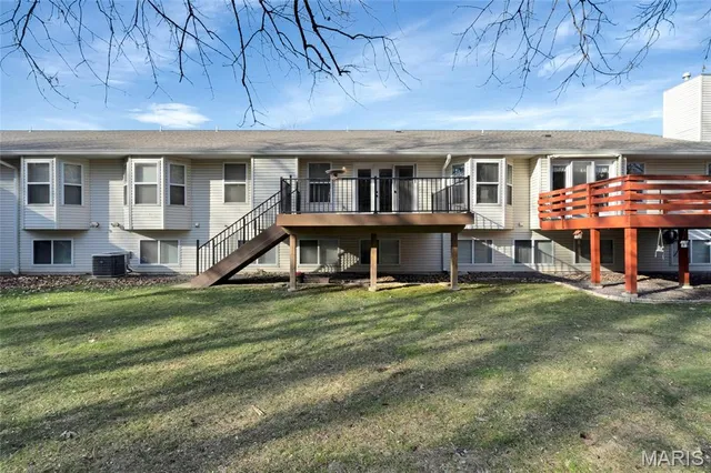 $325,000 | 3079 Shady Oak Drive, Unit 15B, St. Charles, MO 63301