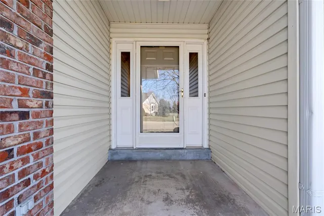 $325,000 | 3079 Shady Oak Drive, Unit 15B, St. Charles, MO 63301