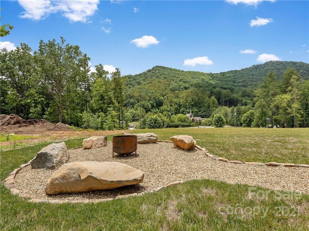36 Westside Village Road, Unit 13 Fairview, NC 28730 - Photo 25 of 27 Gallery Image 25