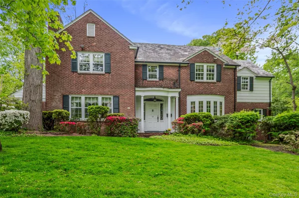 $2,988,000 | 111 Clent Road, Great Neck, NY 11021