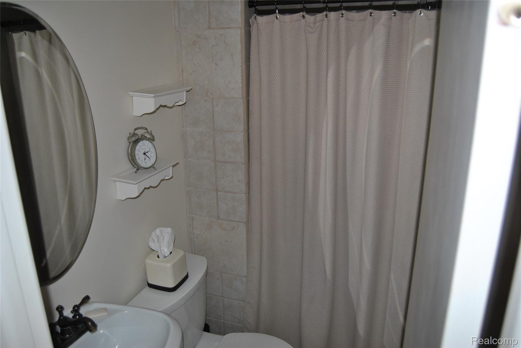1263 Maple Grove Road Lapeer, MI 48446 - Photo 22 of 39 1263 Maple Grove Lapeer MI 48446 (23).JPG