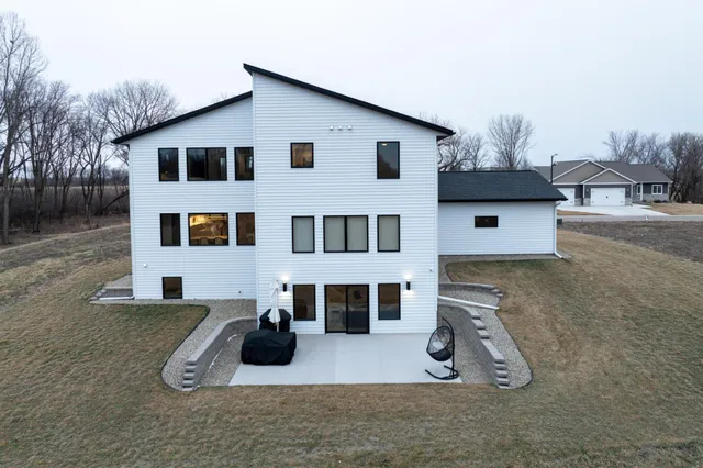 $739,900 | 1836 Indigo Trail, Mankato, MN 56001