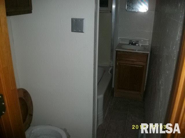 481 West First Street Beckemeyer, IL 62219 - Photo 6 of 10 Gallery Image 6