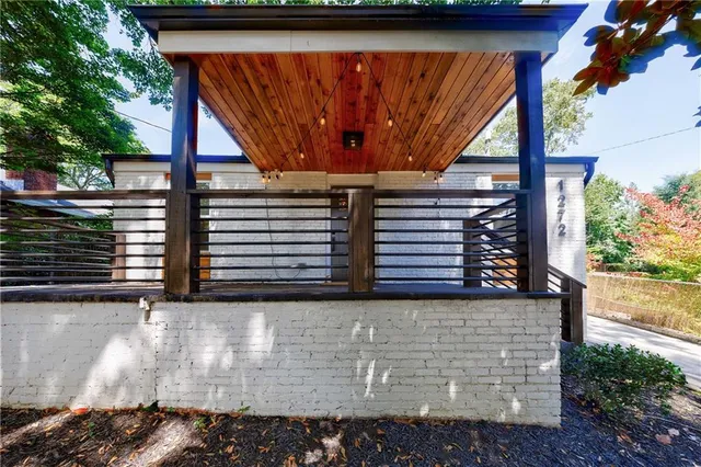 a view of a entrance to house
