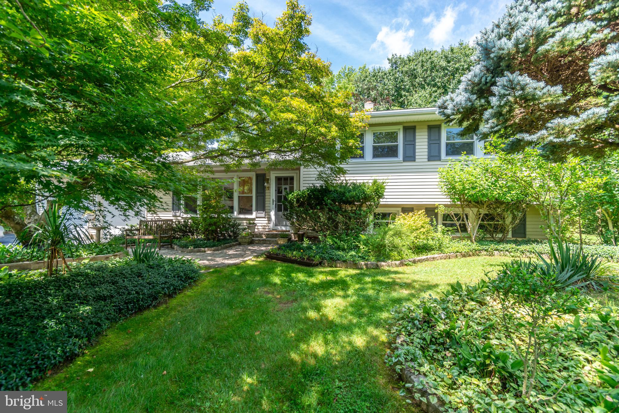 11 Quaker Road Princeton Junction, NJ 08550 - Photo 3 of 75 Front View