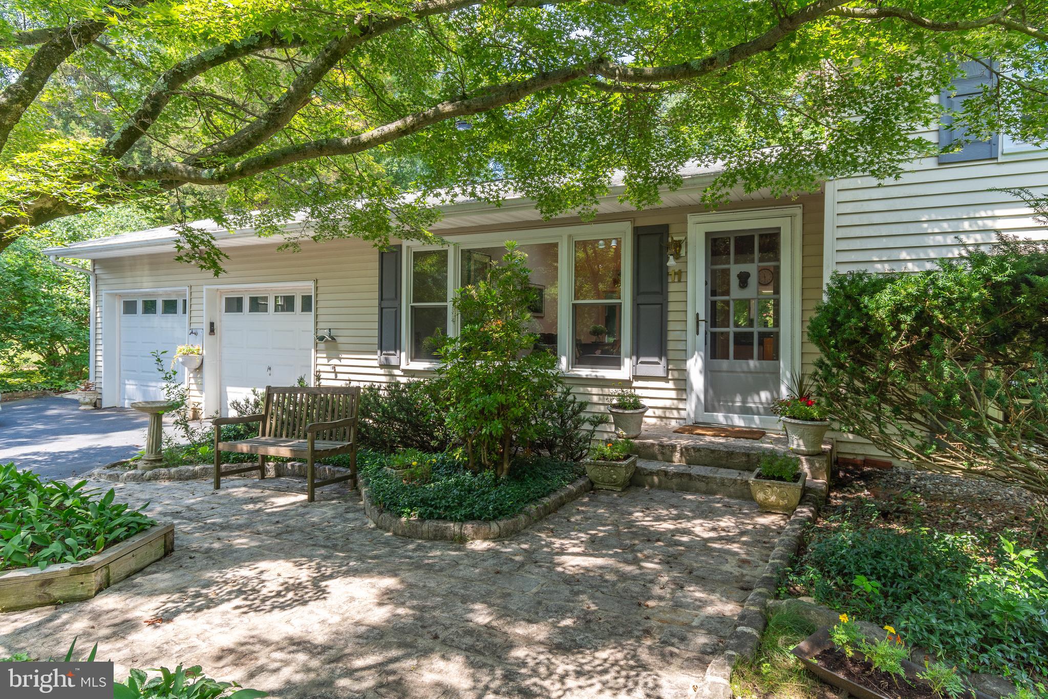 11 Quaker Road Princeton Junction, NJ 08550 - Photo 4 of 75 Front View