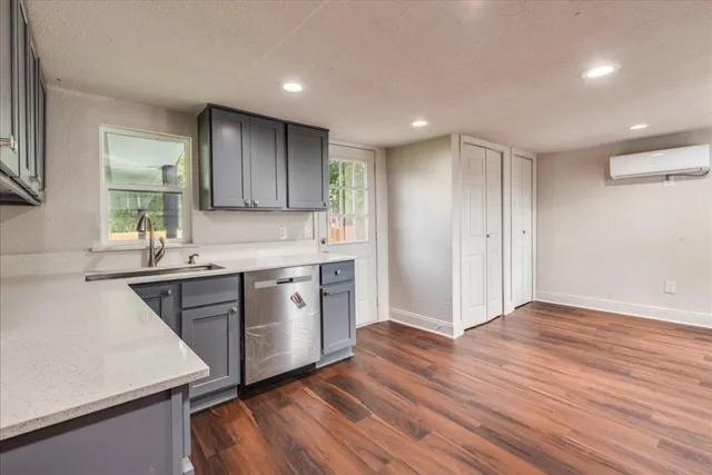 $335,000 | 112 Gazley Street, Smithville, TX 78957