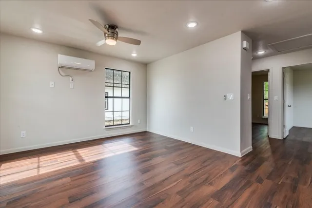 $335,000 | 112 Gazley Street, Smithville, TX 78957