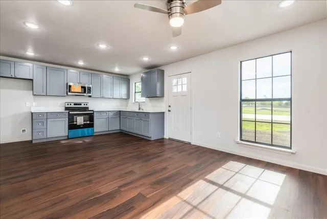 $335,000 | 112 Gazley Street, Smithville, TX 78957