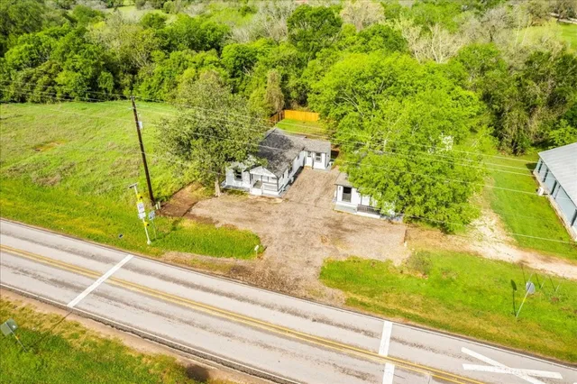 $335,000 | 112 Gazley Street, Smithville, TX 78957