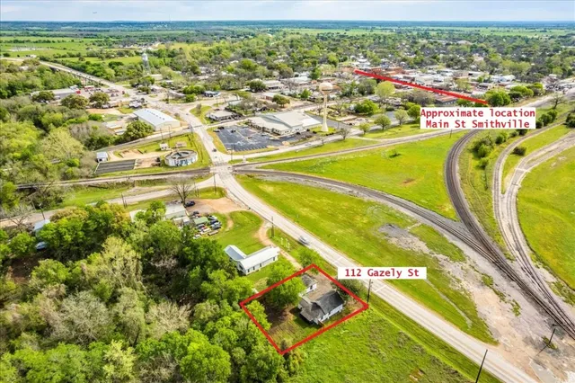 $335,000 | 112 Gazley Street, Smithville, TX 78957