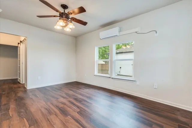 $335,000 | 112 Gazley Street, Smithville, TX 78957