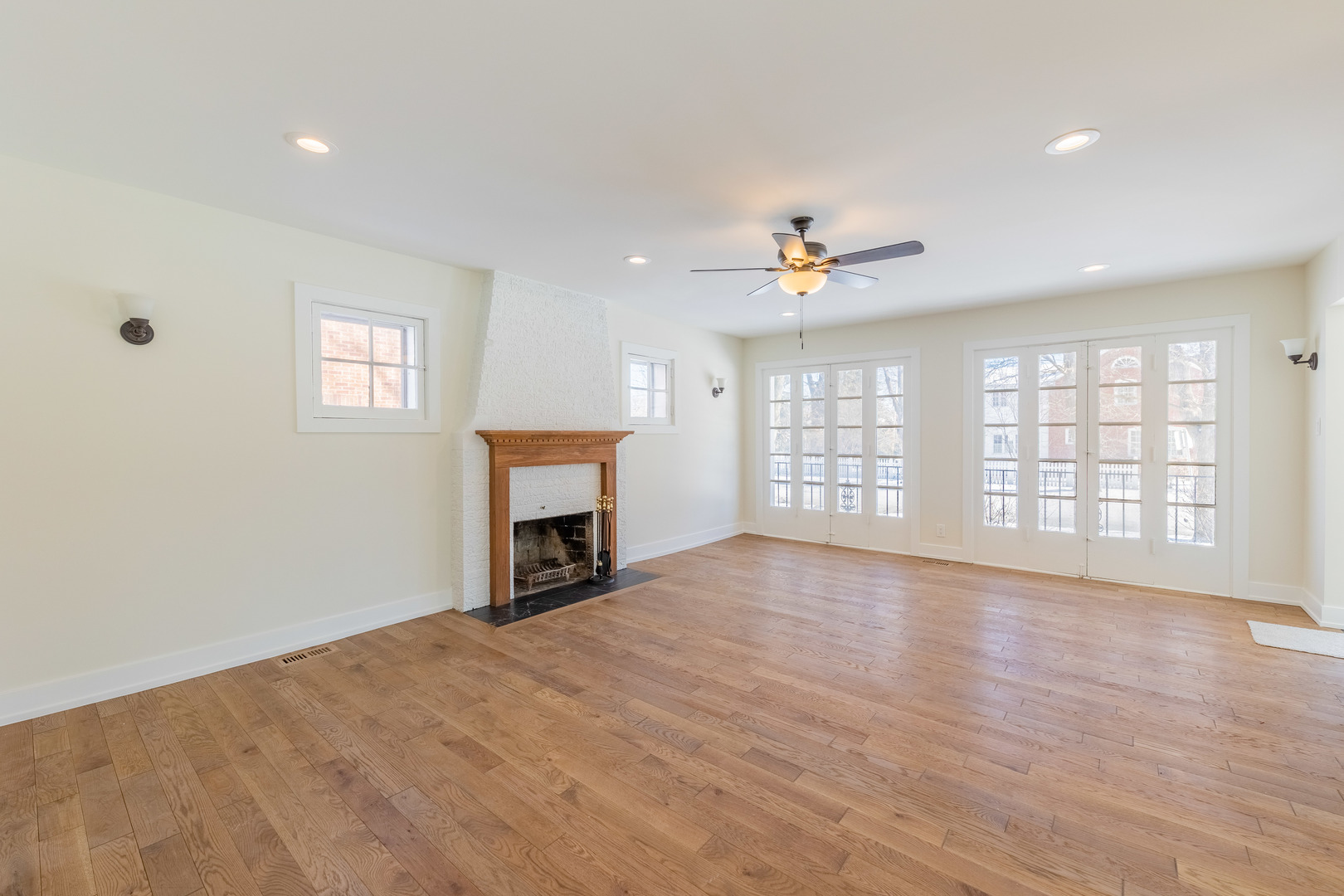 9160 South Hamilton Avenue Chicago, IL 60643 - Photo 10 of 53 an empty room with windows and fireplace