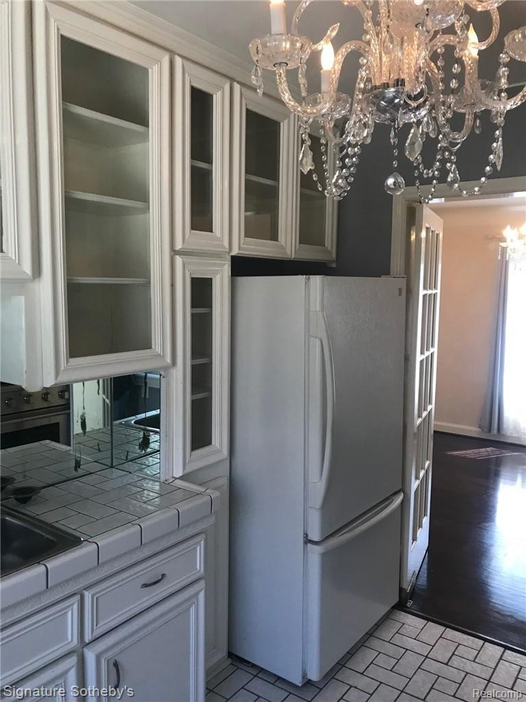 3644 Kenmore Road Berkley, MI 48072 - Photo 9 of 30 5.JPG