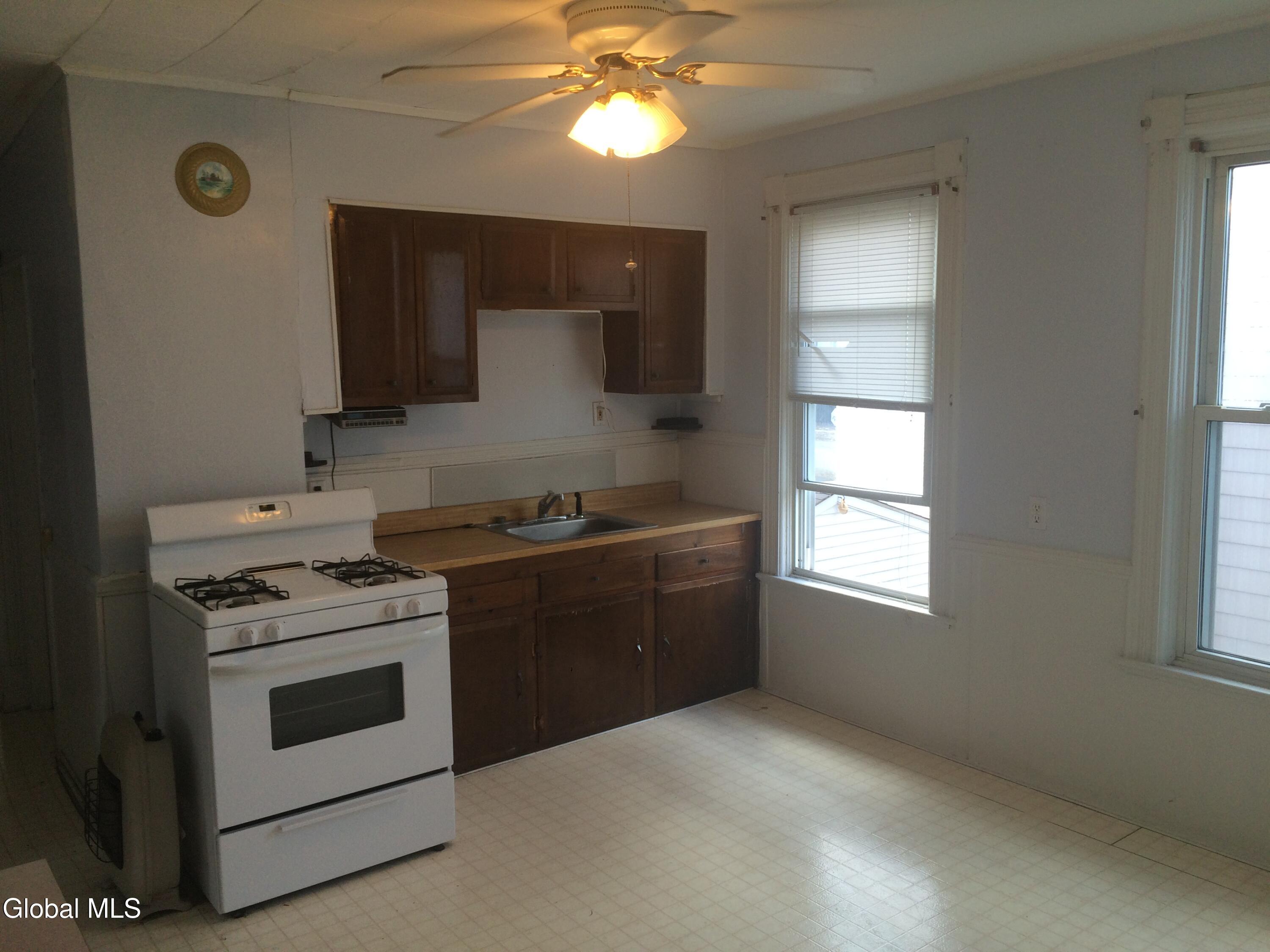 19 120th Street, Unit 2 Troy, NY 12182 - Photo 27 of 29 K2