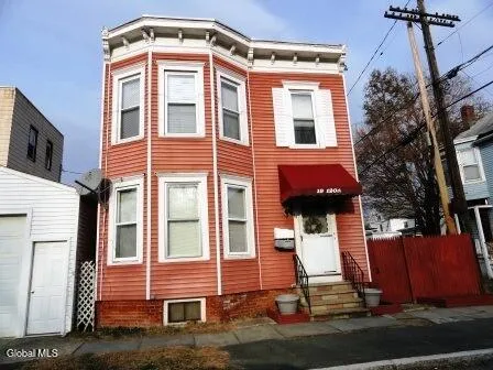 $1,000 | 19 120th Street, Unit 2, Troy, NY 12182