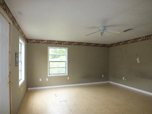 536 Baumgartner Road Harriman, TN 37748 - Photo 12 of 18 2014_0428BAUMGARTNE-3-UPDATED0013