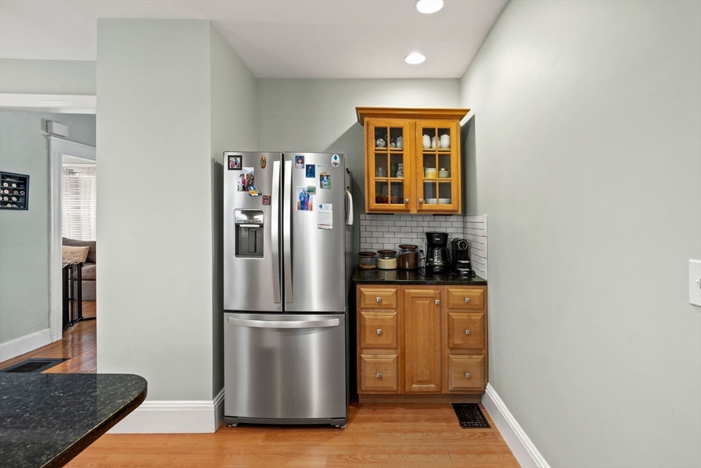 6 Rowell Avenue Beverly, MA 01915 - Photo 14 of 29