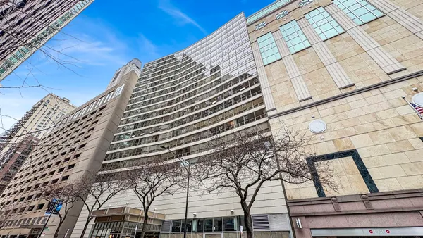$424,800 | 110 East Delaware Place, Unit 401, Chicago, IL 60611