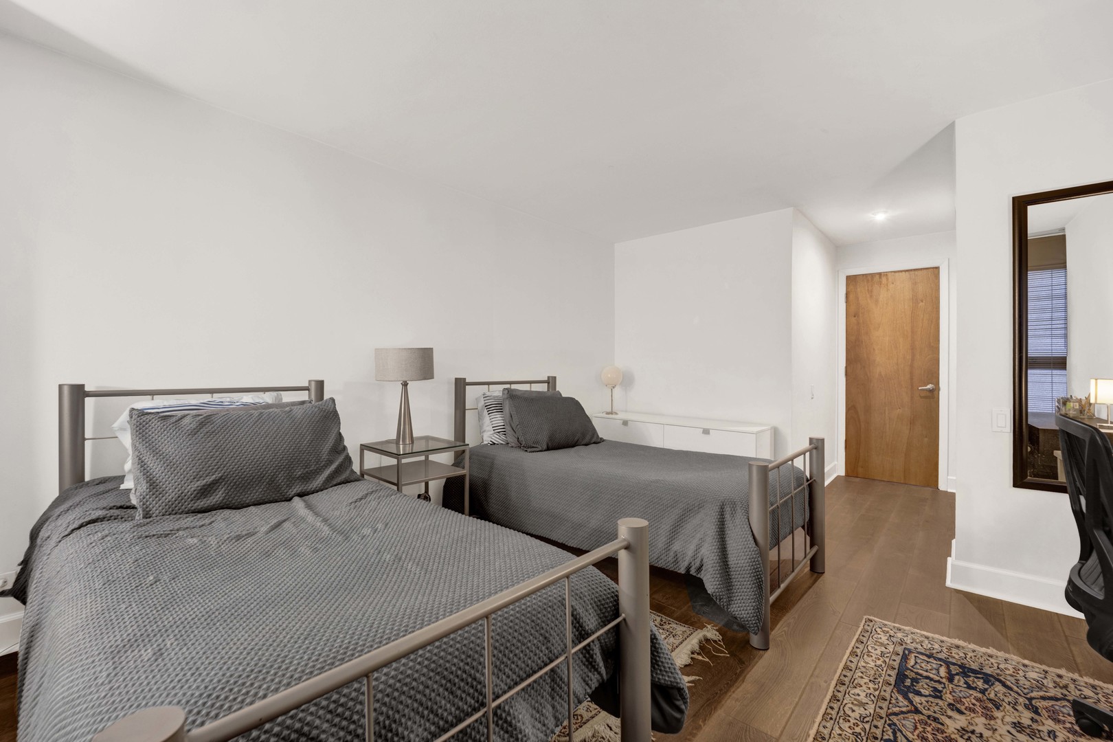 110 East Delaware Place, Unit 401 Chicago, IL 60611 - Photo 12 of 17