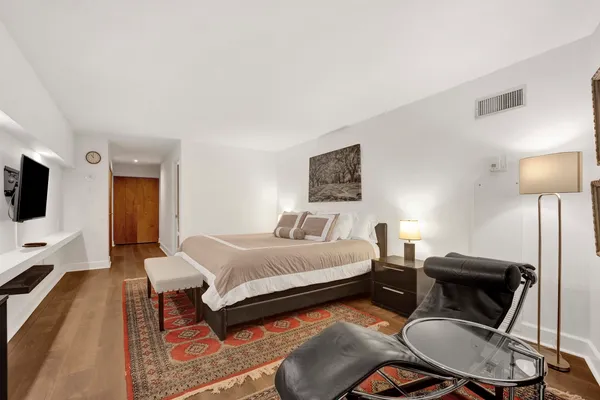 $398,000 | 110 East Delaware Place, Unit 401, Chicago, IL 60611
