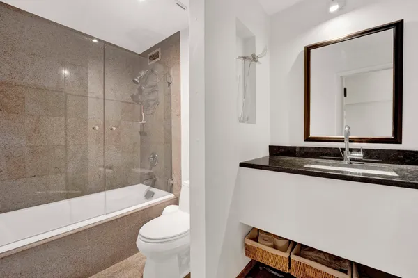 $398,000 | 110 East Delaware Place, Unit 401, Chicago, IL 60611