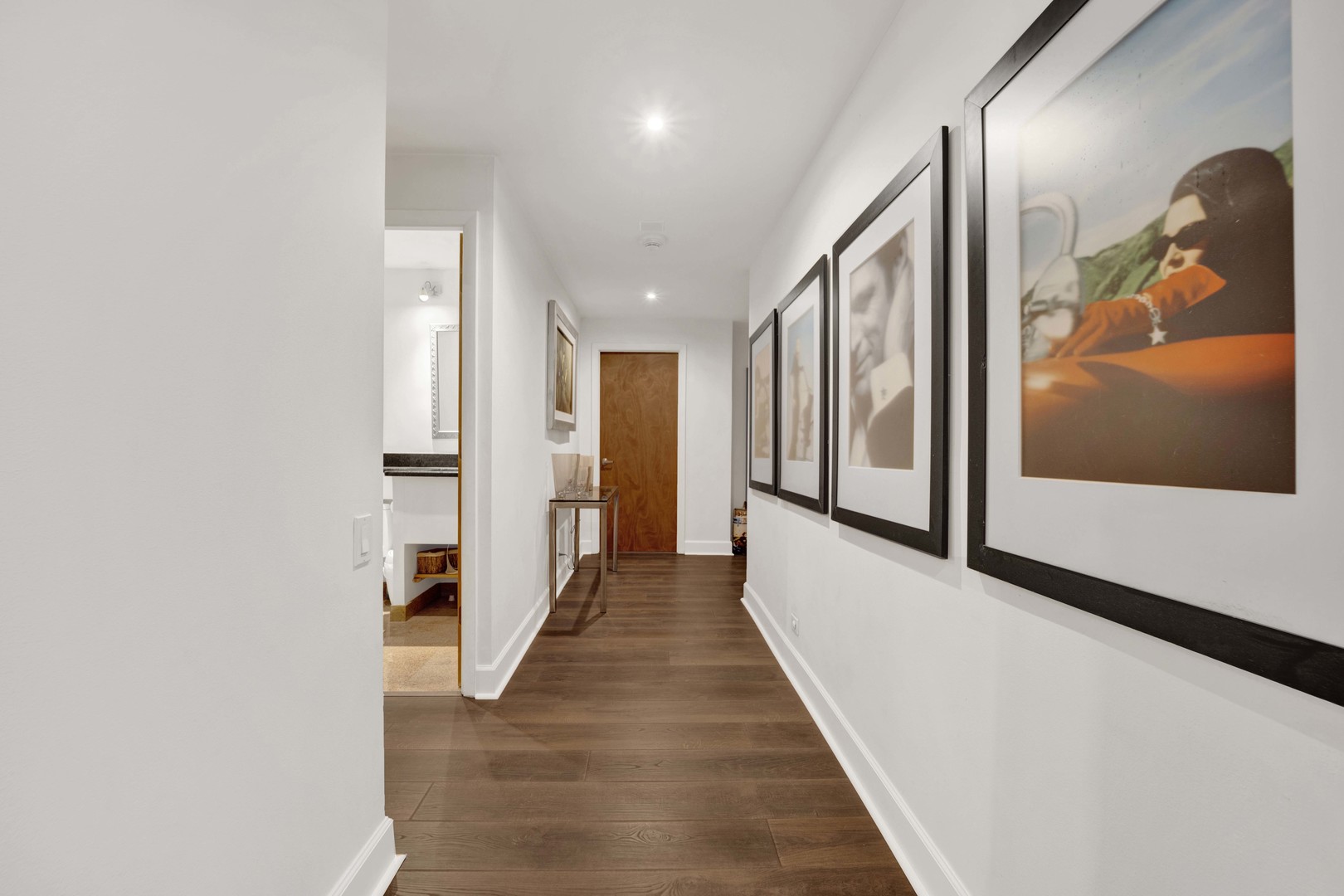 110 East Delaware Place, Unit 401 Chicago, IL 60611 - Photo 4 of 17