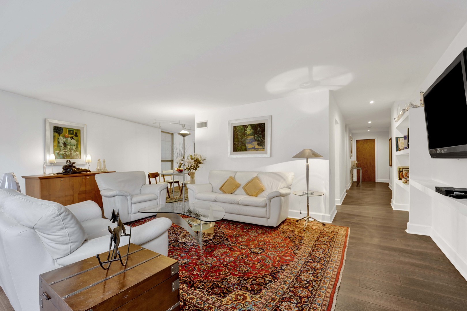 110 East Delaware Place, Unit 401 Chicago, IL 60611 - Photo 5 of 17