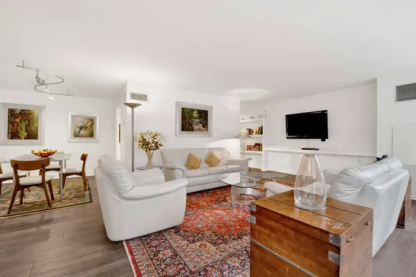 $398,000 | 110 East Delaware Place, Unit 401, Chicago, IL 60611