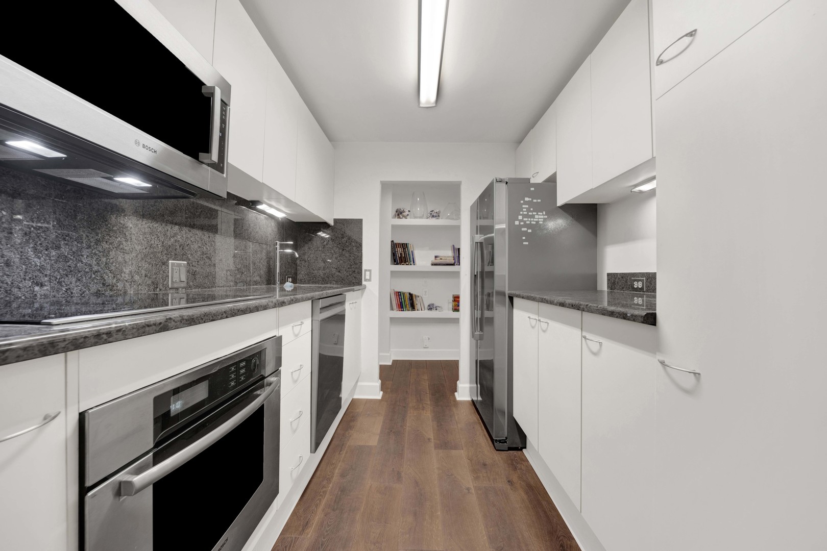 110 East Delaware Place, Unit 401 Chicago, IL 60611 - Photo 9 of 17