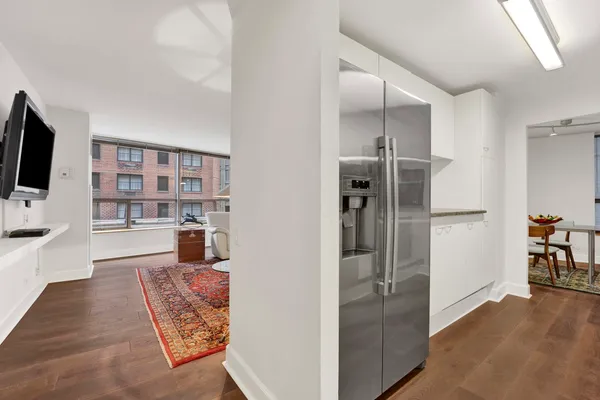 $398,000 | 110 East Delaware Place, Unit 401, Chicago, IL 60611
