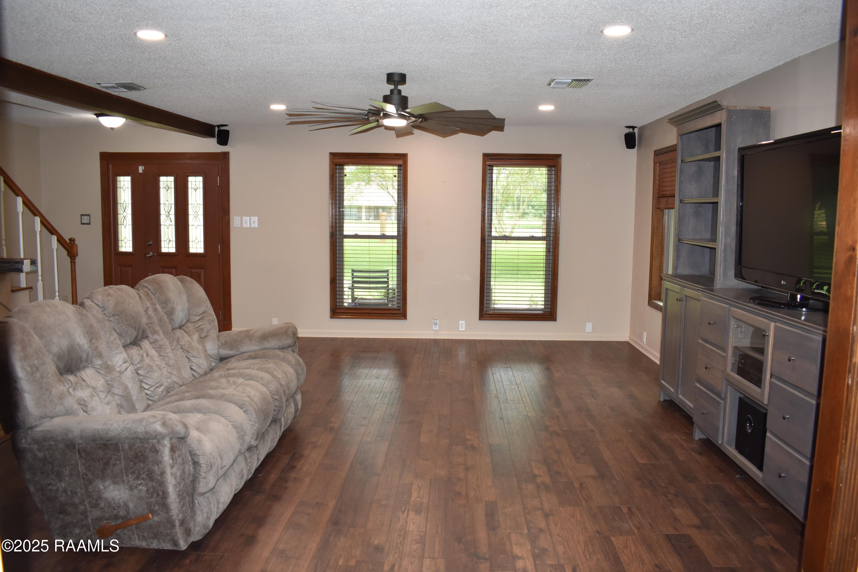 415 Kyle Landry Road New Iberia, LA 70563 - Photo 10 of 35 d1