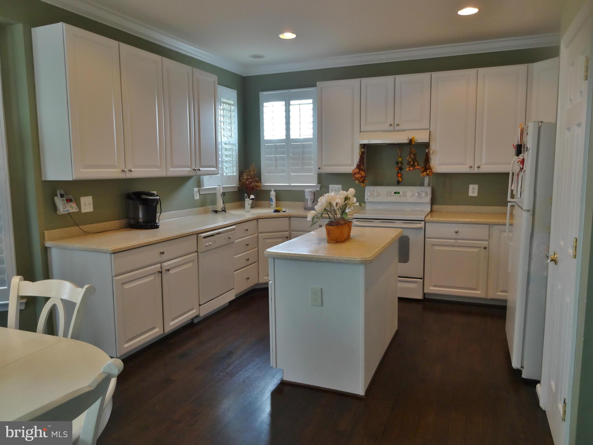 6704 Woodbury Road Baltimore, MD 21209 - Photo 6 of 16 Kitchen
