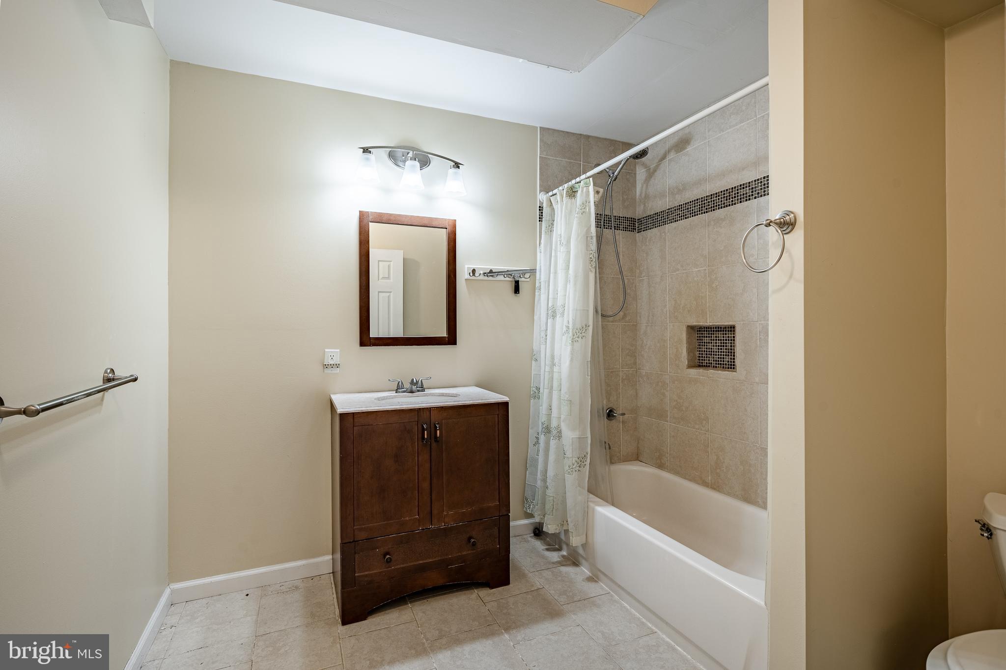 763 Denton Hollow Road West Chester, PA 19382 - Photo 49 of 80 2 full baths in apartment