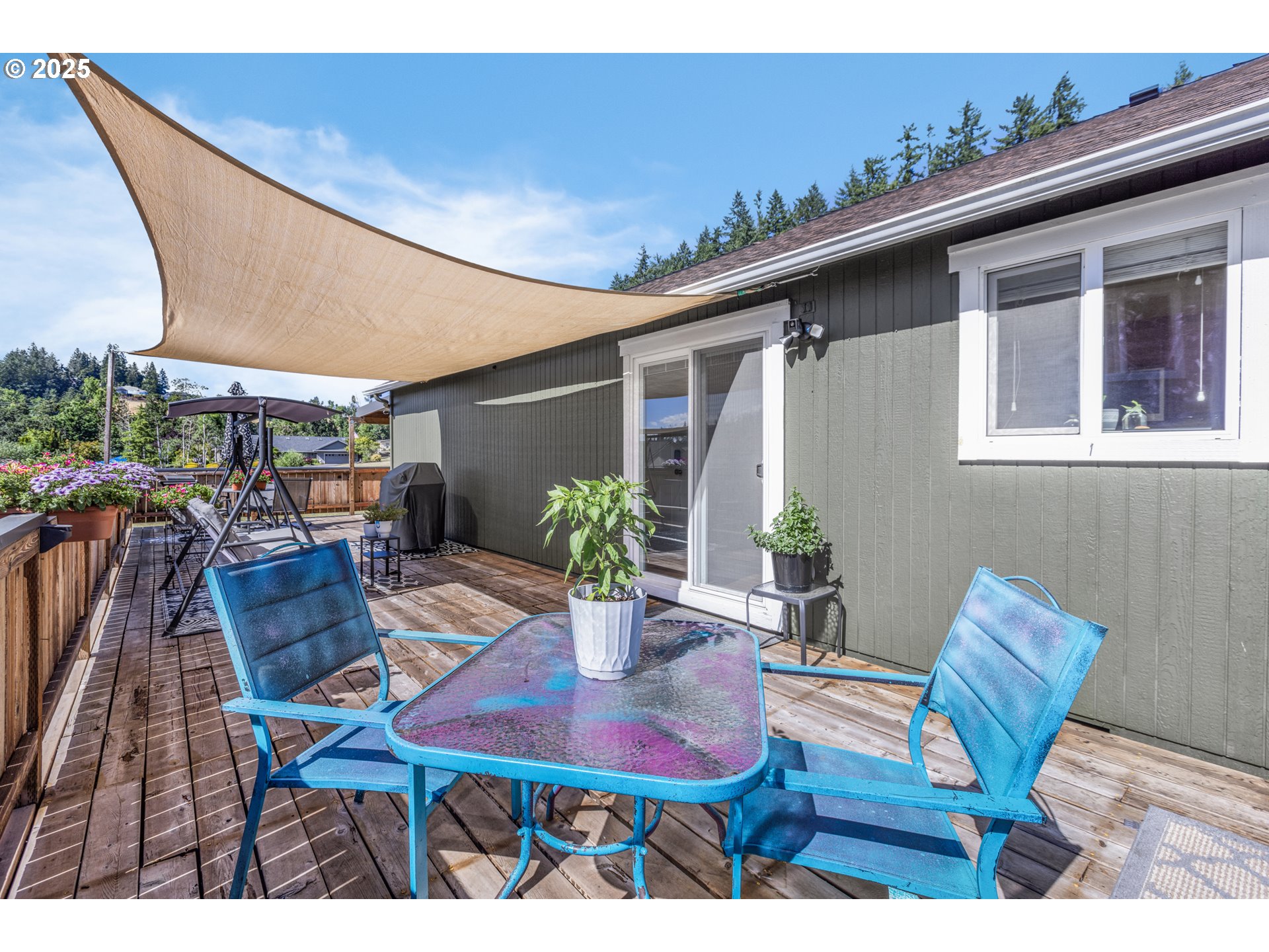 1580 South 60th Street Springfield, OR 97478 - Photo 30 of 36 a view of yard with patio