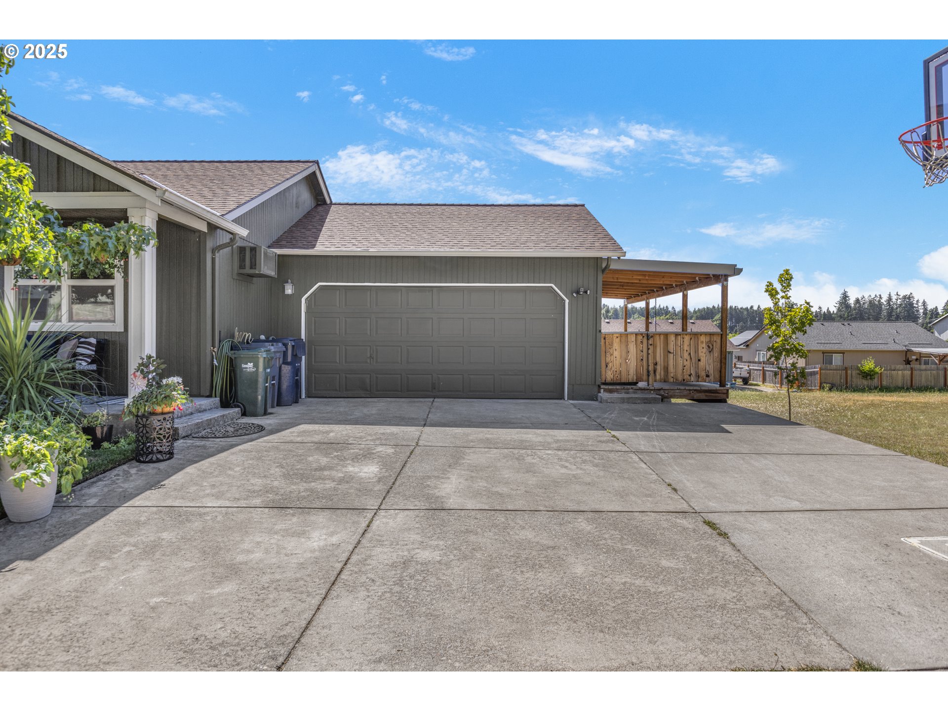 1580 South 60th Street Springfield, OR 97478 - Photo 3 of 36 a view of a parking space in a house