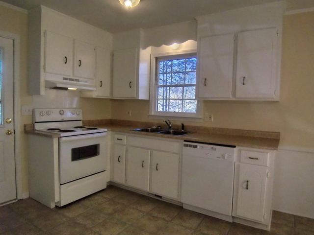 118 Rockmont Road Easley, SC 29640 - Photo 8 of 20