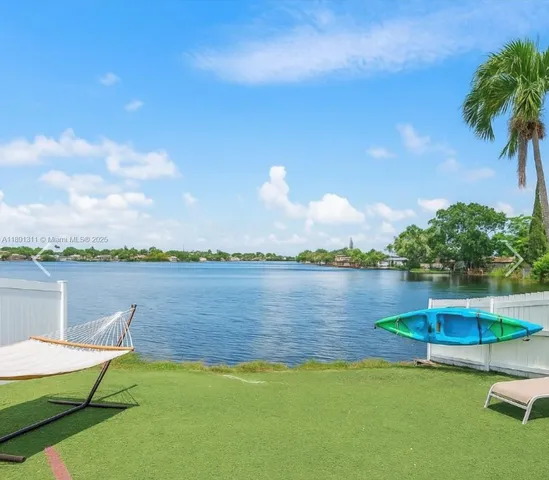 $2,900 | 2423 Southwest 58th Manor, Unit 2, Dania Beach, FL 33312