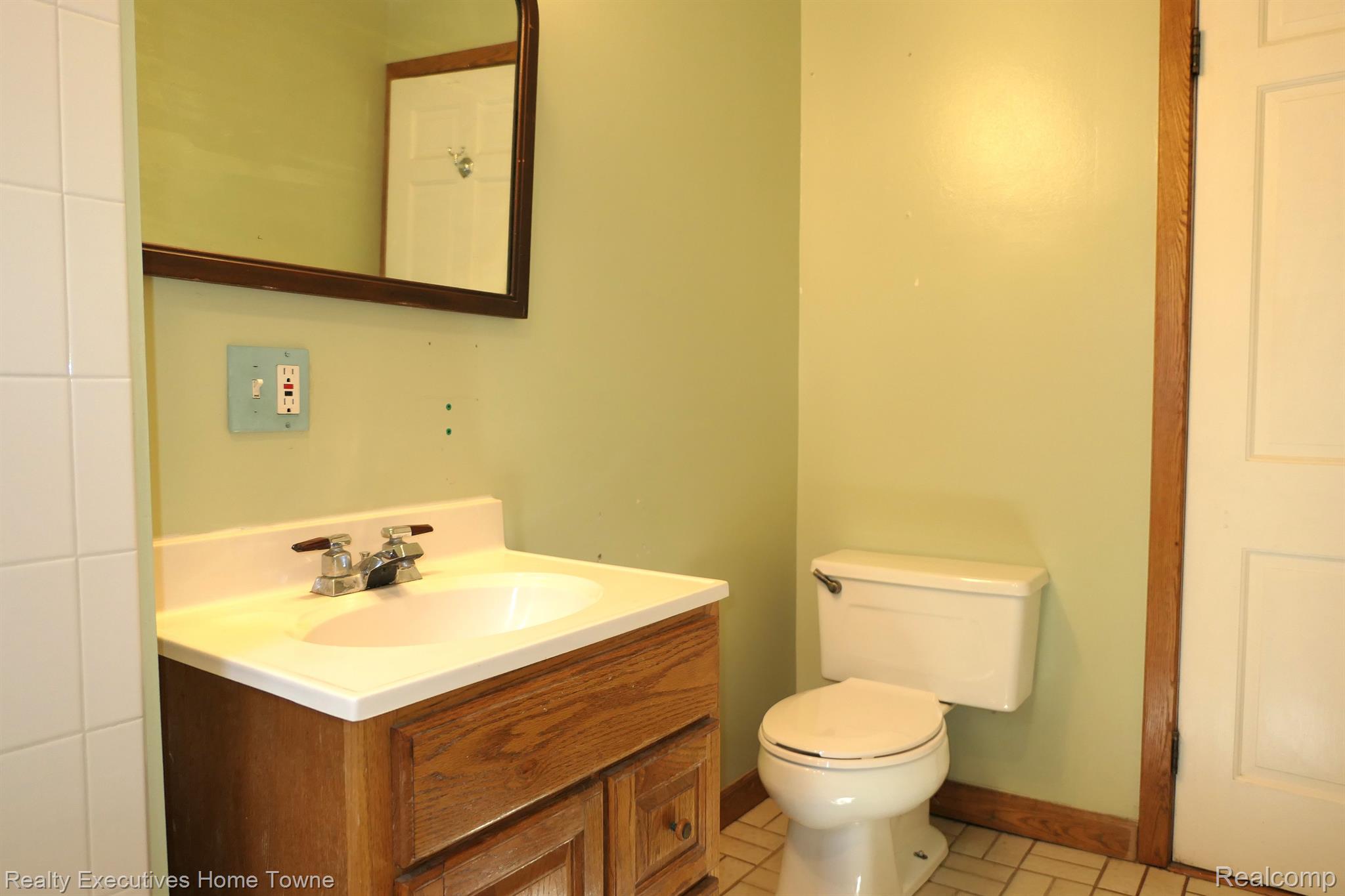 2701 Grace Road Fort Gratiot, MI 48059 - Photo 26 of 51 Full bath #2 main floor