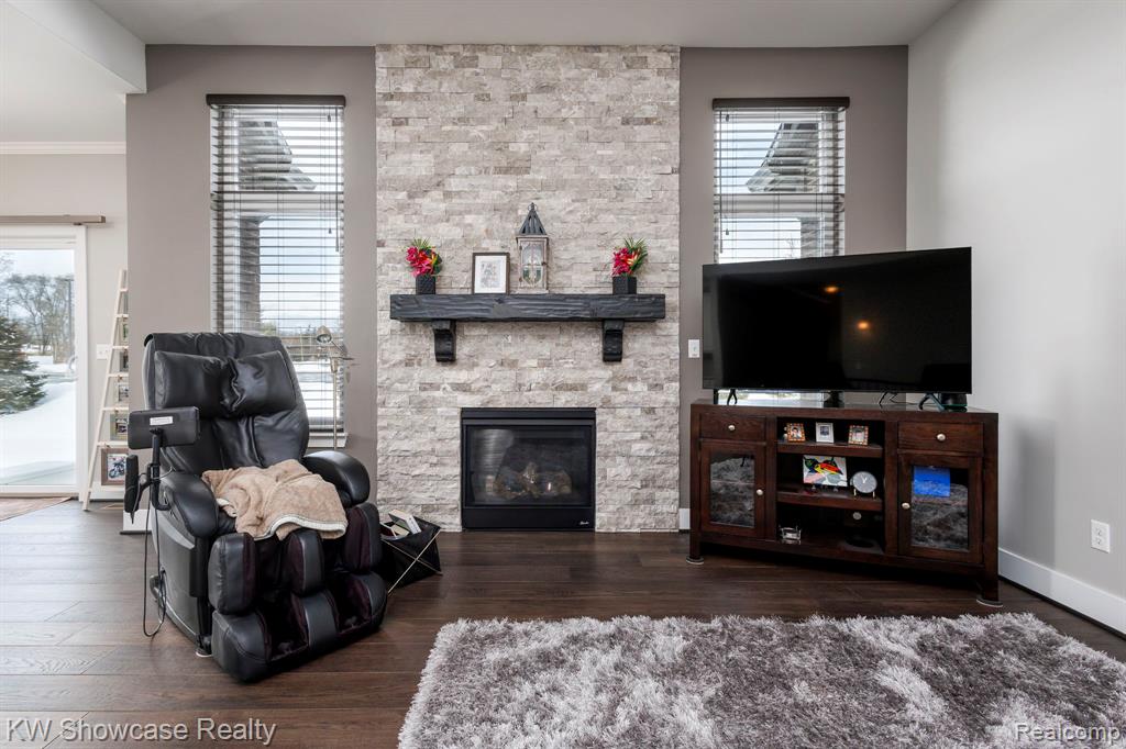 1037 Birkshire Ridge Rochester Hills, MI 48307 - Photo 6 of 44