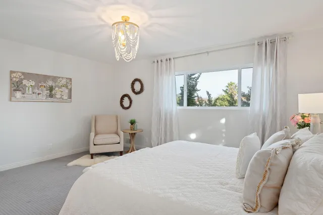 a view of an entryway with floor