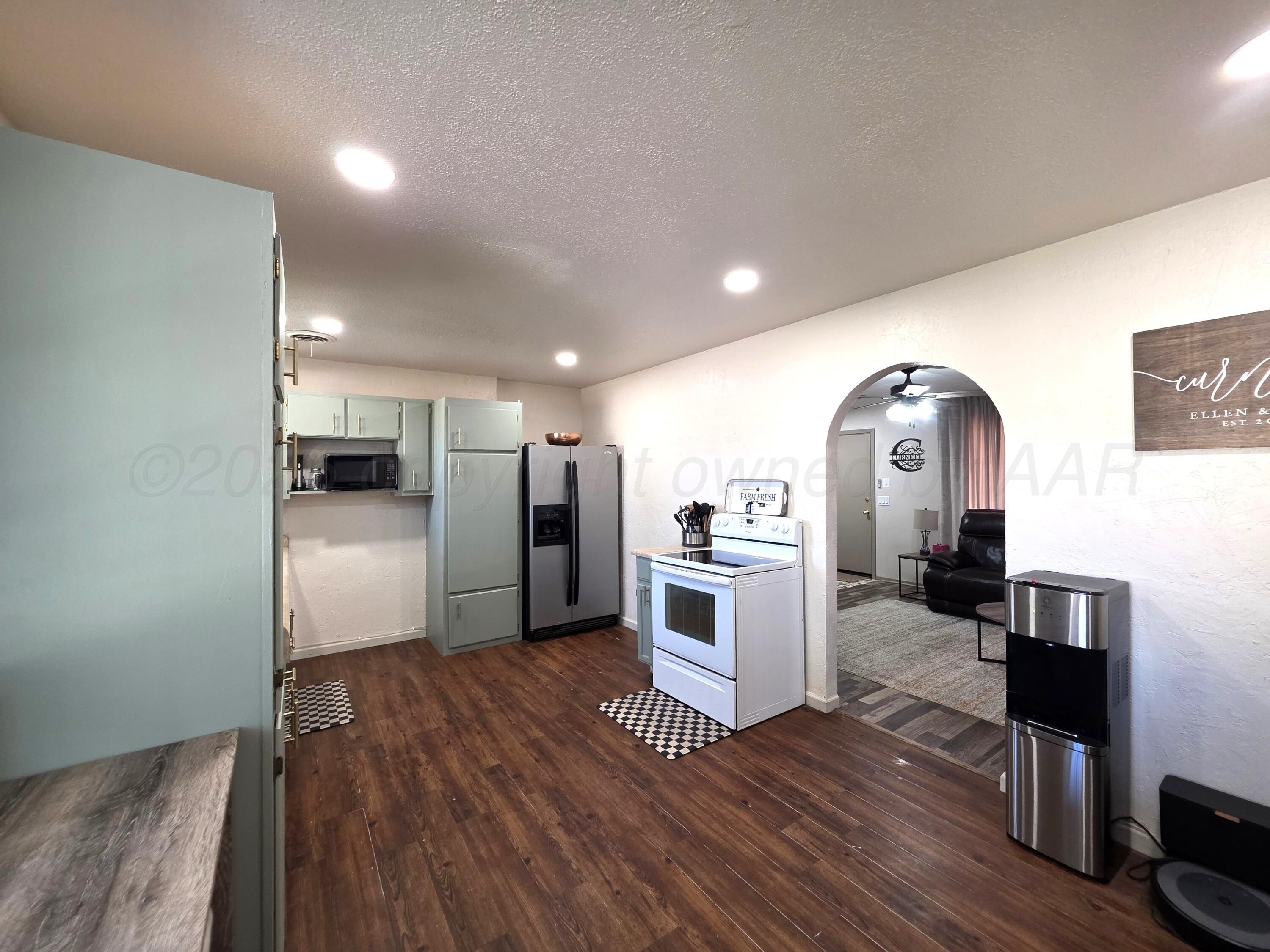 7921 Tumbleweed Road Lefors, TX 79054 - Photo 9 of 32 Kitchen